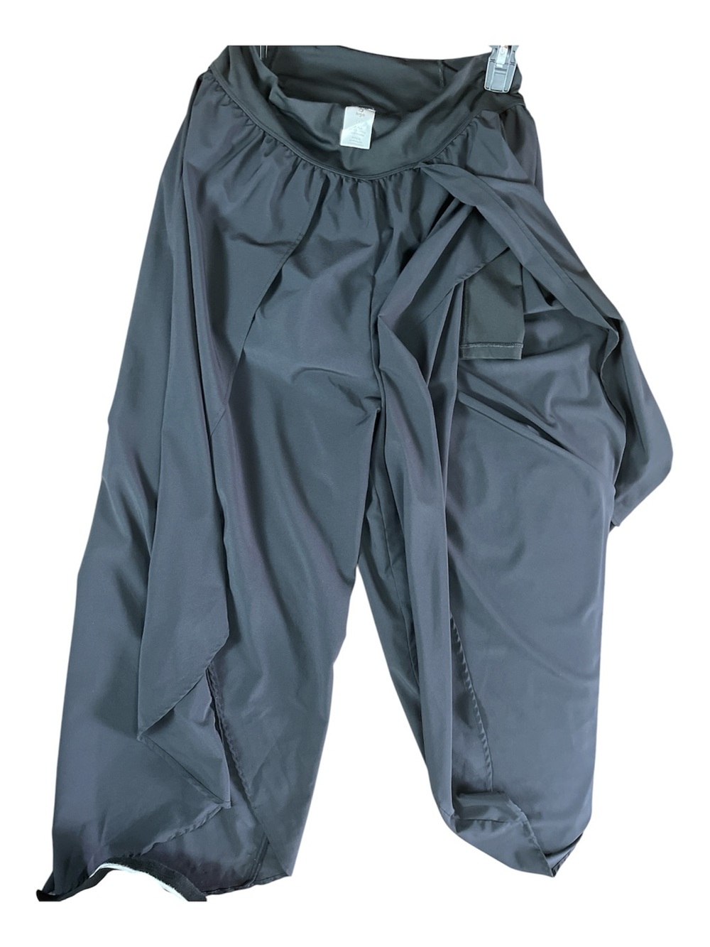 Black 2-in-1 Overlay Tulip Yoga Capri Pants with Pocket Size L - Picture 1 of 6